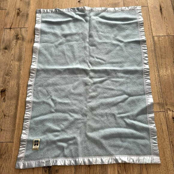 Vintage Kenwood Wool Blanket Blue Satin Trim Lap Baby 50"x35" - Picture 3 of 4